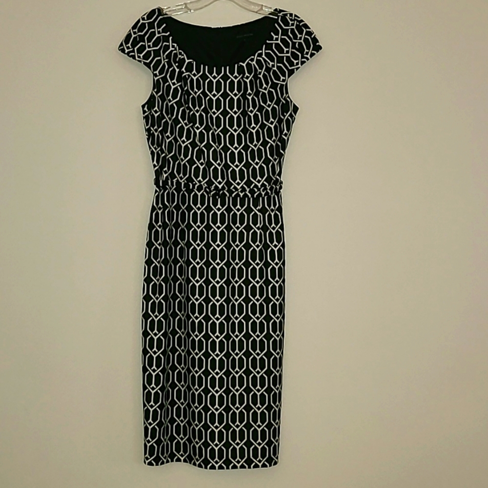 Black and white link pattern dress